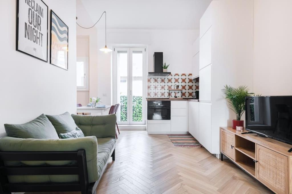 Easylife - Apartment With Balcony Near Navigli Милан Экстерьер фото