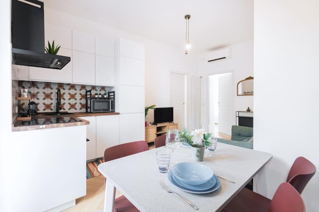 Easylife - Apartment With Balcony Near Navigli Милан Экстерьер фото